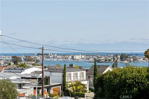 $5,995,000 | 212 Kings Place, Newport Beach, CA 92663