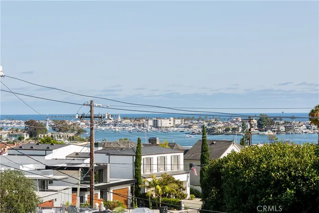 $5,995,000 | 212 Kings Place, Newport Beach, CA 92663