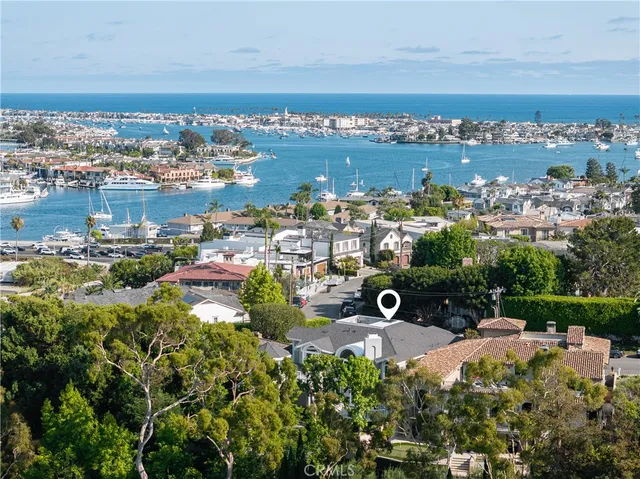 $5,995,000 | 212 Kings Place, Newport Beach, CA 92663