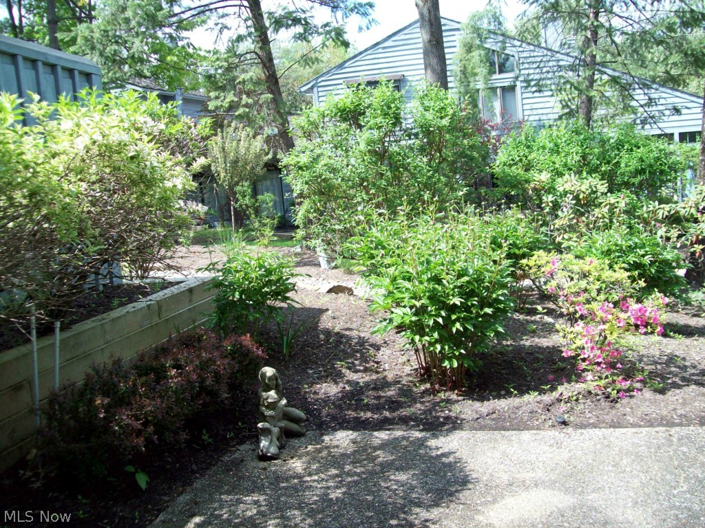 3883-2 Lander Road, Unit Q2 Chagrin Falls, OH 44022 - Photo 21 of 22 Gallery Image 21