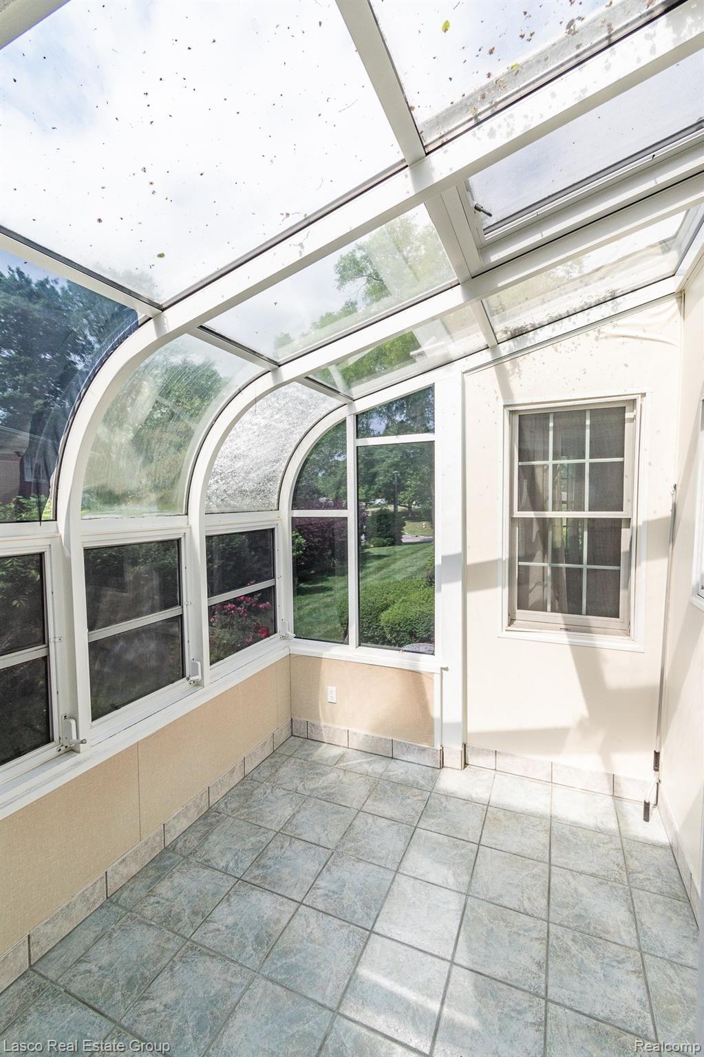 1831 Colchester Road Flint, MI 48503 - Photo 21 of 49 HardyMediaCompany-2655.jpg