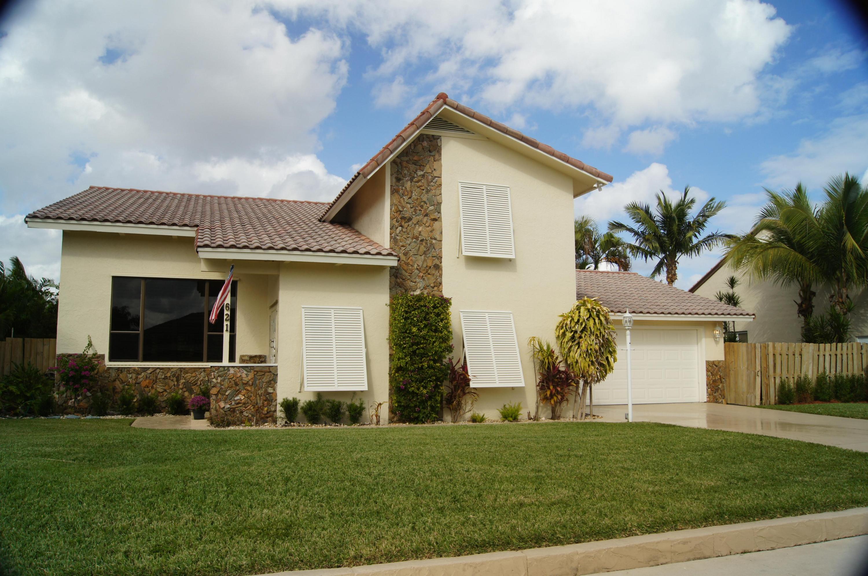 621 Southwest 15th Street Boca Raton, FL 33486 - Photo 1 of 8 Front View
