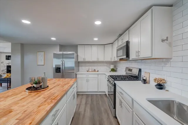 $370,000 | W8388 Crawford Road, Portage, WI 53901