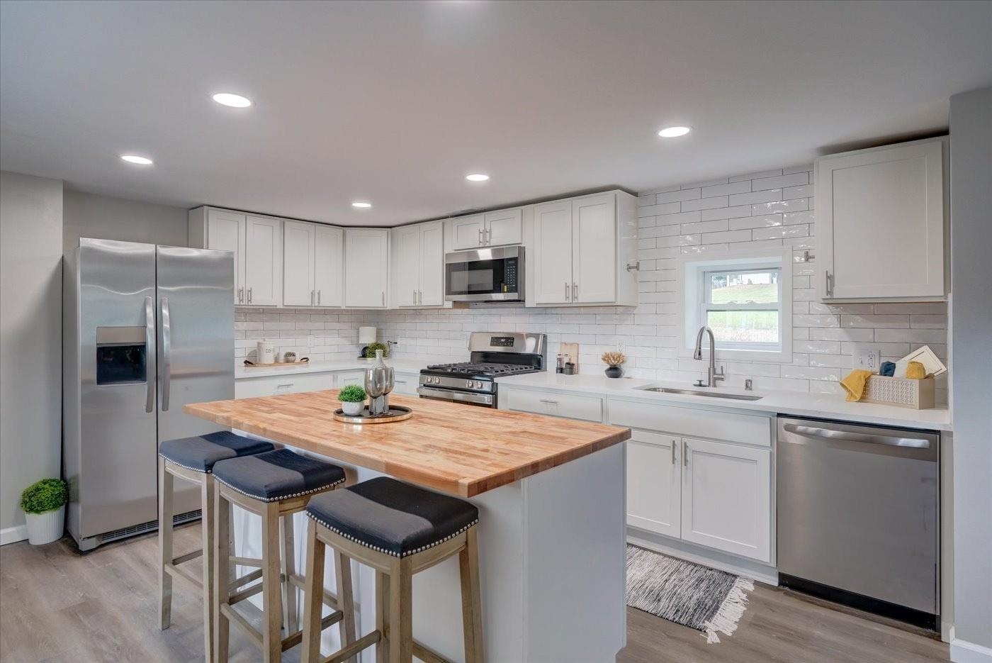 W8388 Crawford Road Portage, WI 53901 - Photo 2 of 51