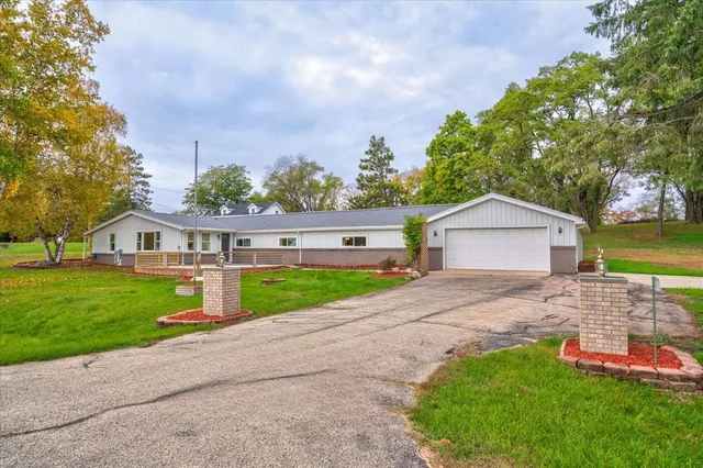 $370,000 | W8388 Crawford Road, Portage, WI 53901