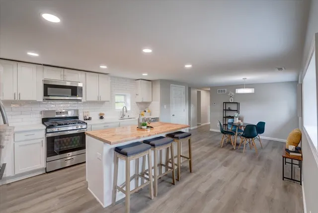 $370,000 | W8388 Crawford Road, Portage, WI 53901