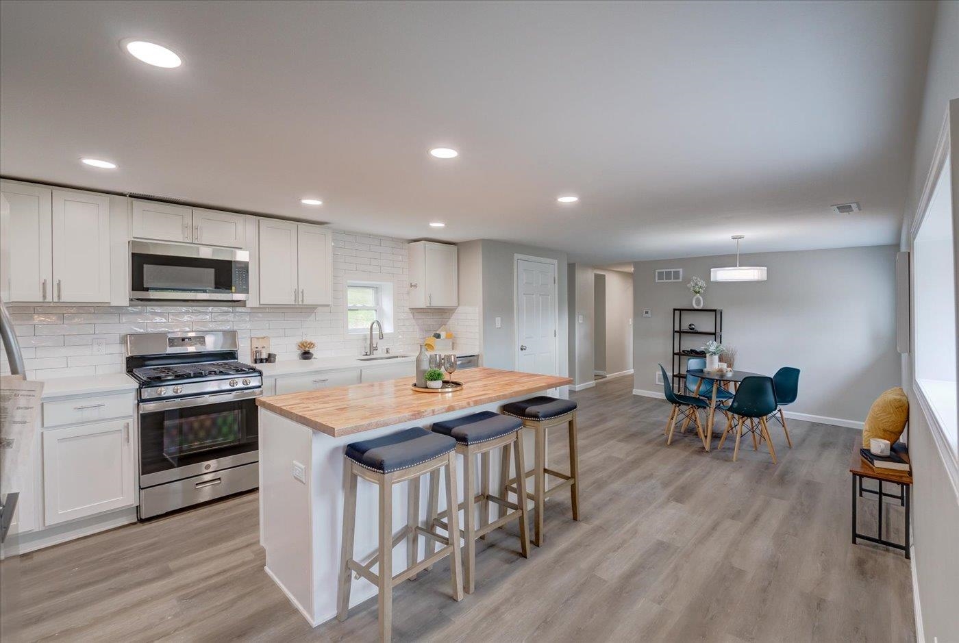 W8388 Crawford Road Portage, WI 53901 - Photo 8 of 51