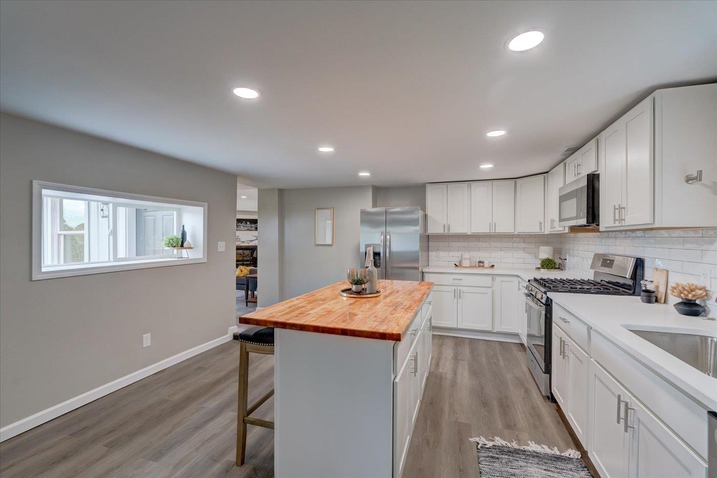 W8388 Crawford Road Portage, WI 53901 - Photo 9 of 51