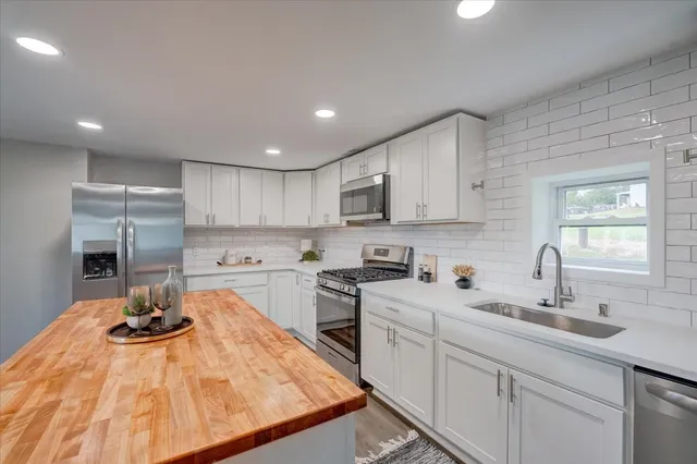 $370,000 | W8388 Crawford Road, Portage, WI 53901