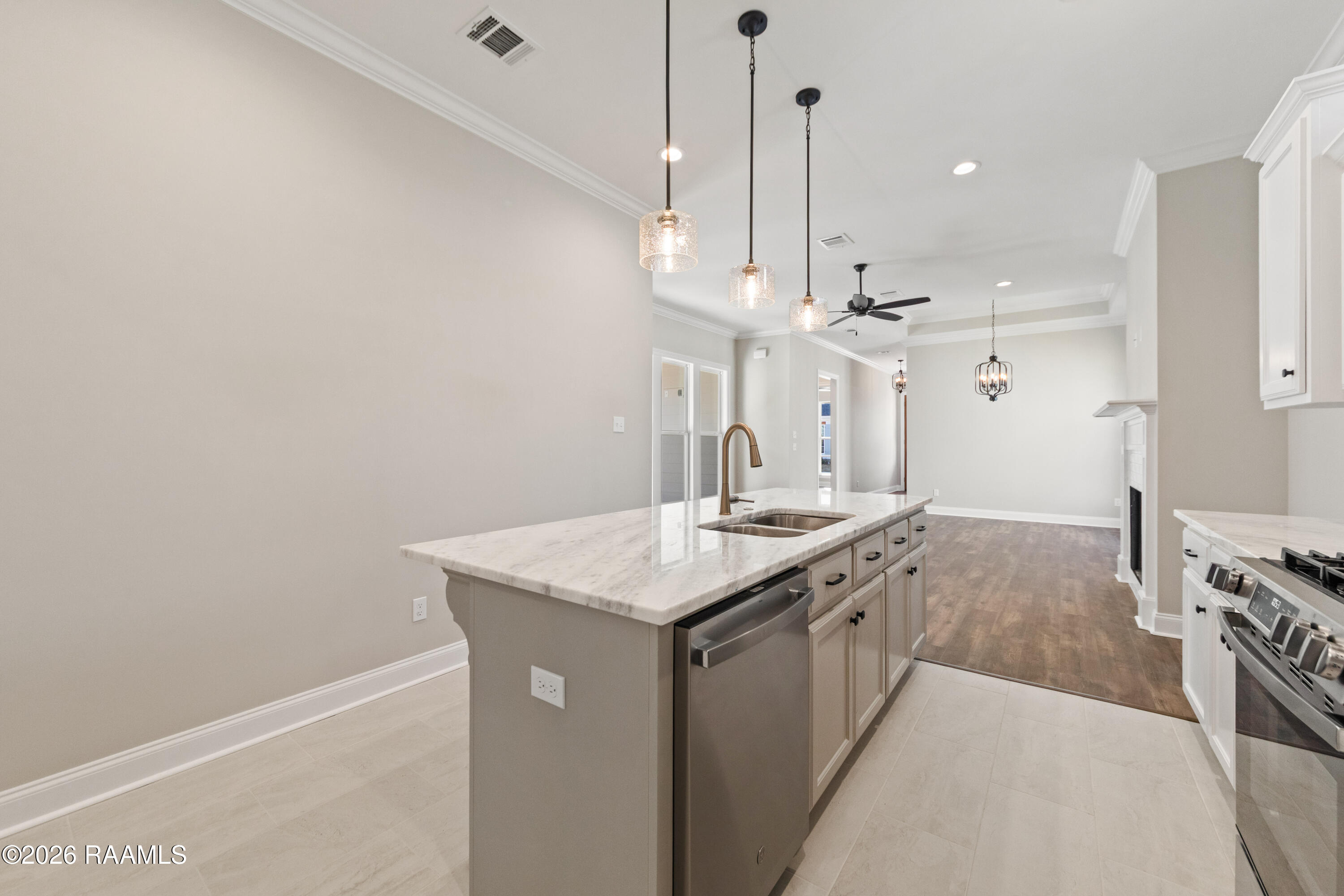 117 Lenova Lane Lafayette, LA 70507 - Photo 11 of 40 117 Lenova Ln-28