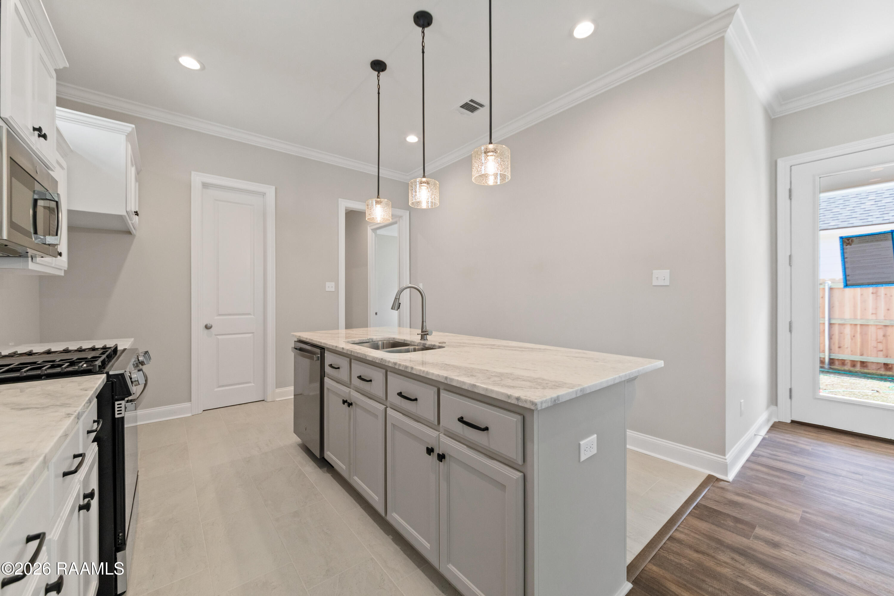 117 Lenova Lane Lafayette, LA 70507 - Photo 10 of 40 117 Lenova Ln-25