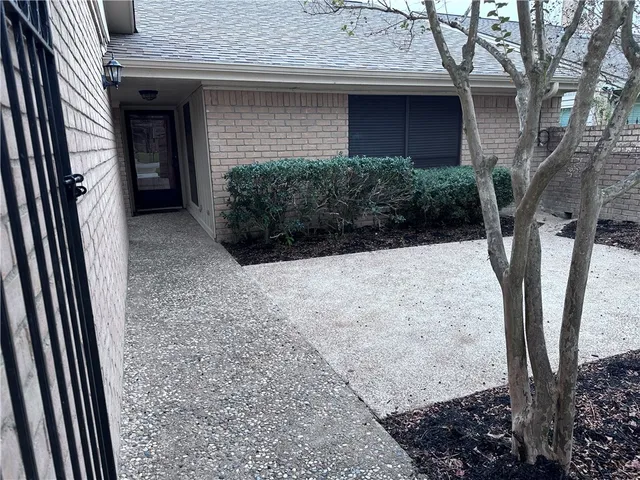 $1,950 | 3012 Gleneagles Court, Bryan, TX 77802