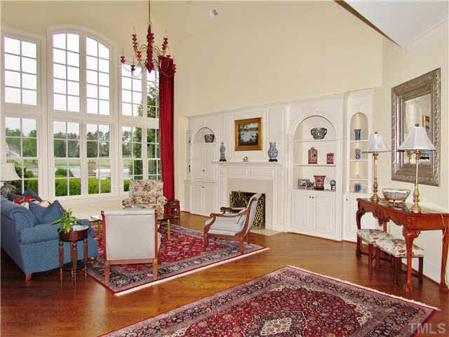 2509 Sharon View Lane Raleigh, NC 27614 - Photo 4 of 25 Spacious Family Room Great for Entertaining!