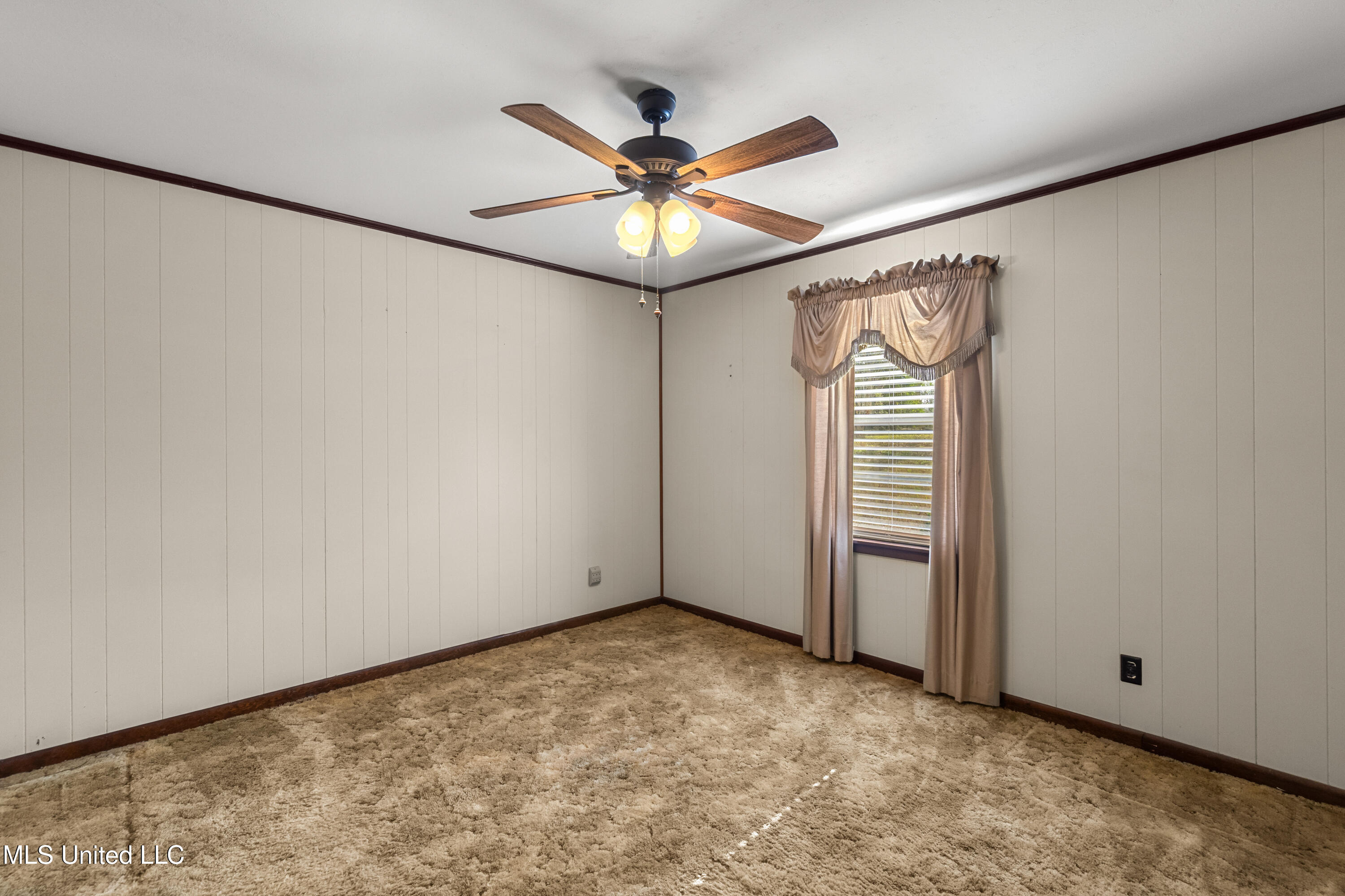 64 Eastview Circle Laurel, MS 39443 - Photo 8 of 14 8