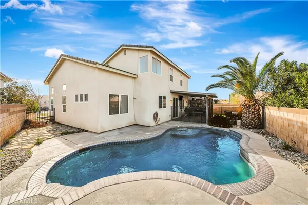 $649,900 | 4019 West Ave J 9, Lancaster, CA 93536