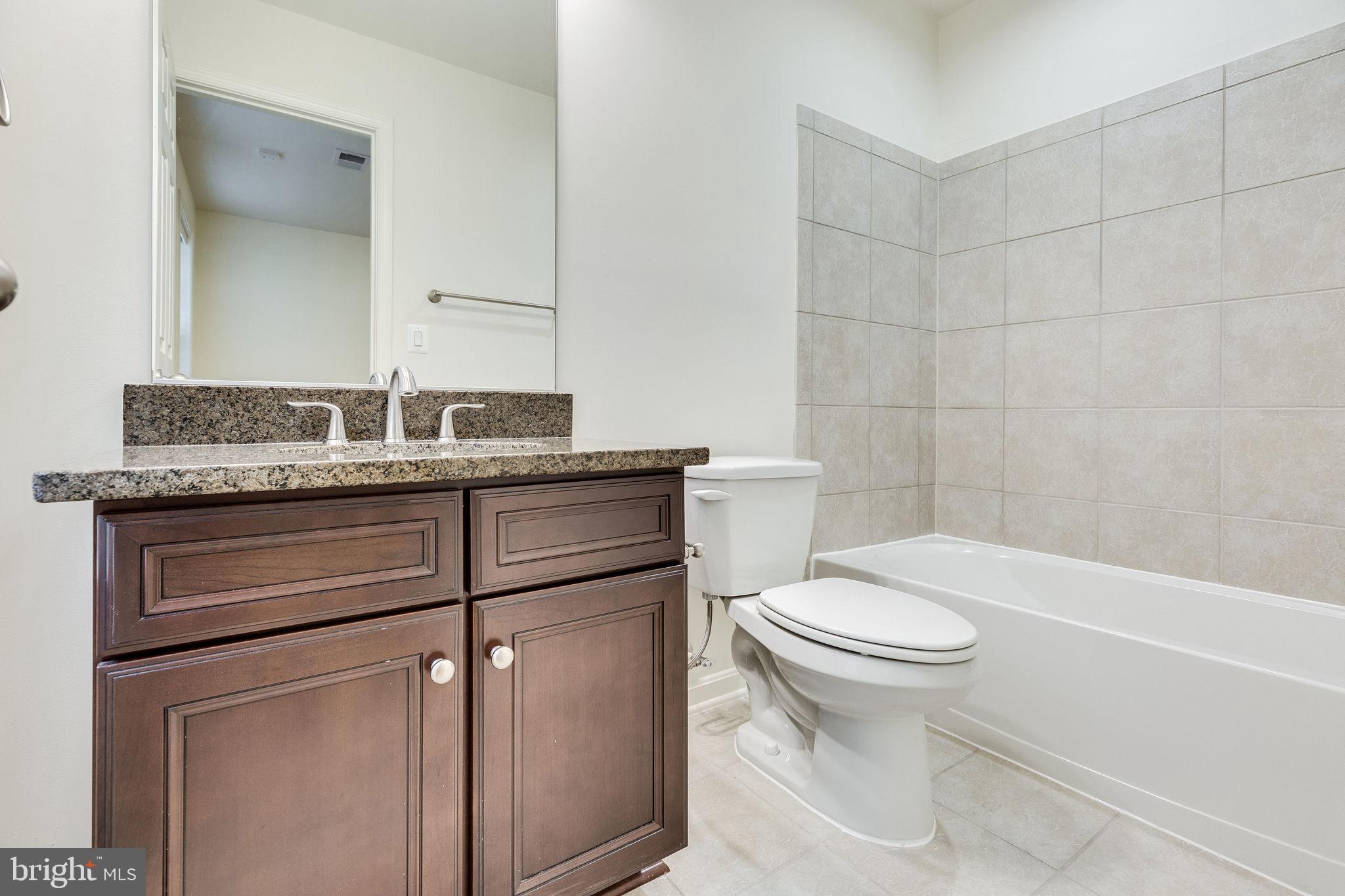44128 Turf Field Square Chantilly, VA 20152 - Photo 11 of 56 Gallery Image 11