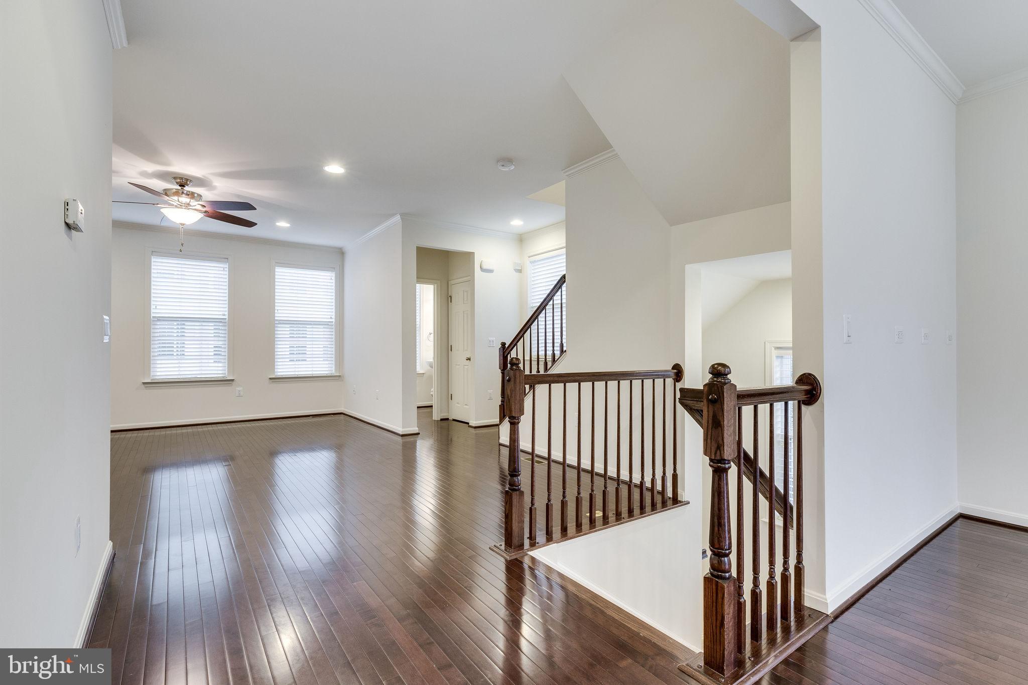 44128 Turf Field Square Chantilly, VA 20152 - Photo 13 of 56 Gallery Image 13
