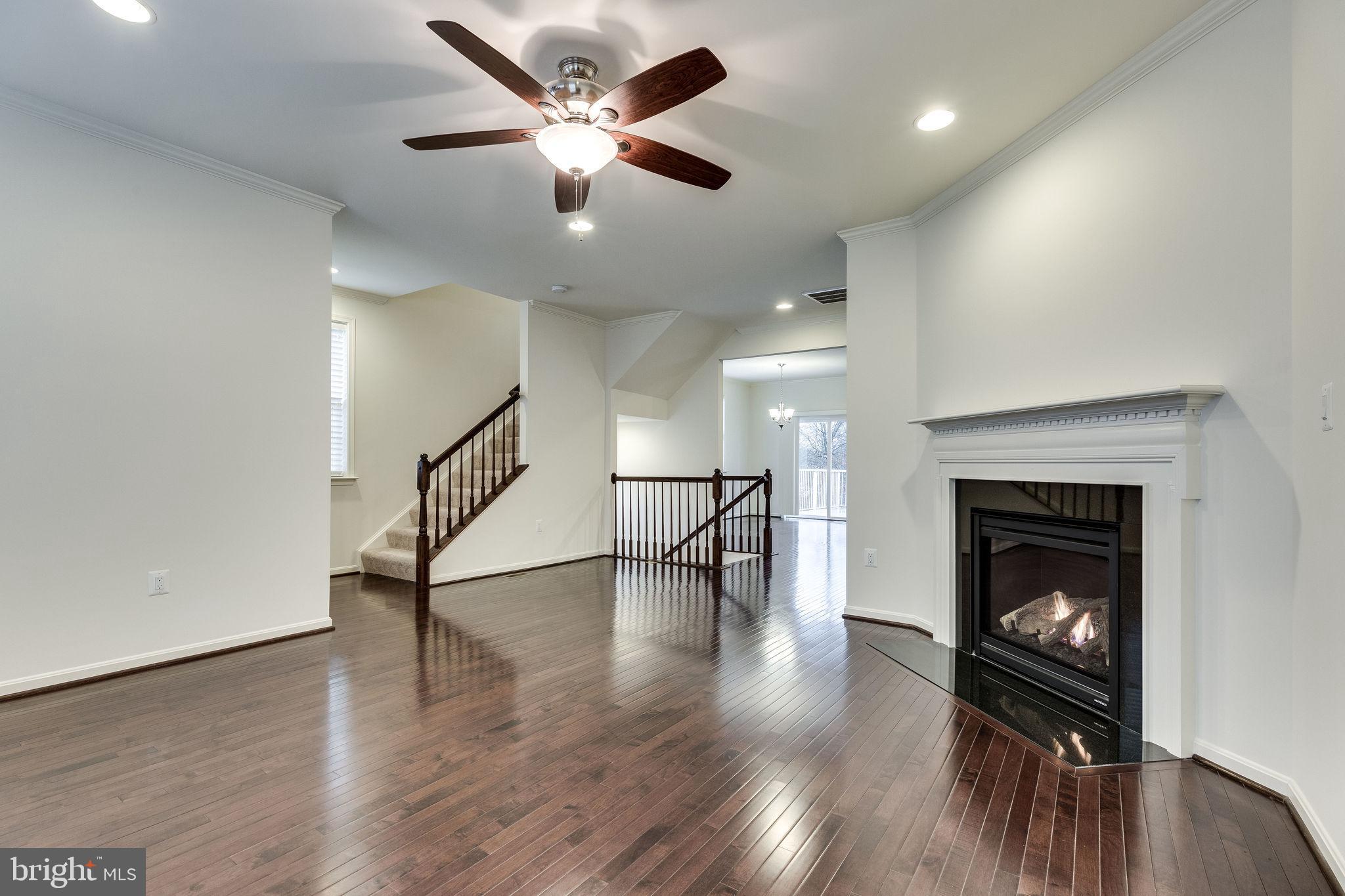 44128 Turf Field Square Chantilly, VA 20152 - Photo 16 of 56 Gallery Image 16
