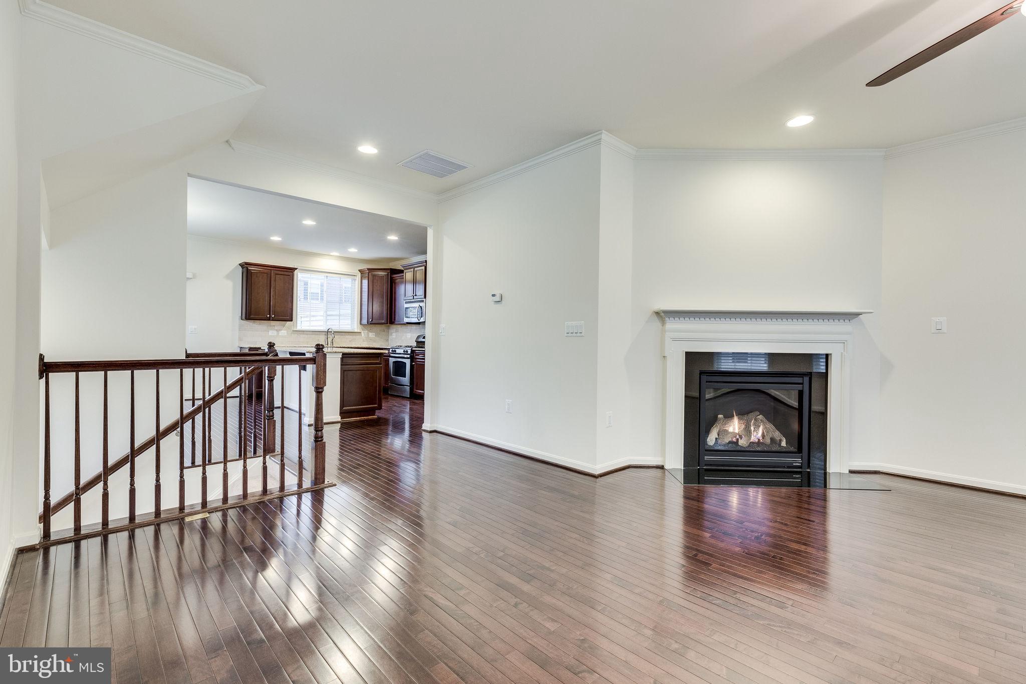 44128 Turf Field Square Chantilly, VA 20152 - Photo 19 of 56 Gallery Image 19