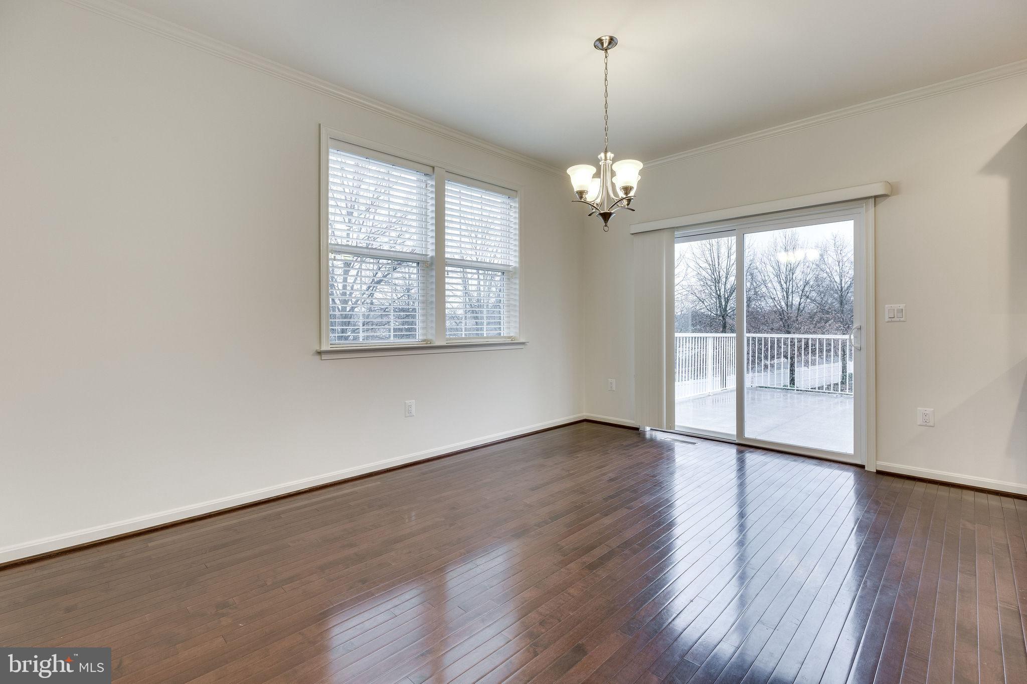 44128 Turf Field Square Chantilly, VA 20152 - Photo 20 of 56 Gallery Image 20