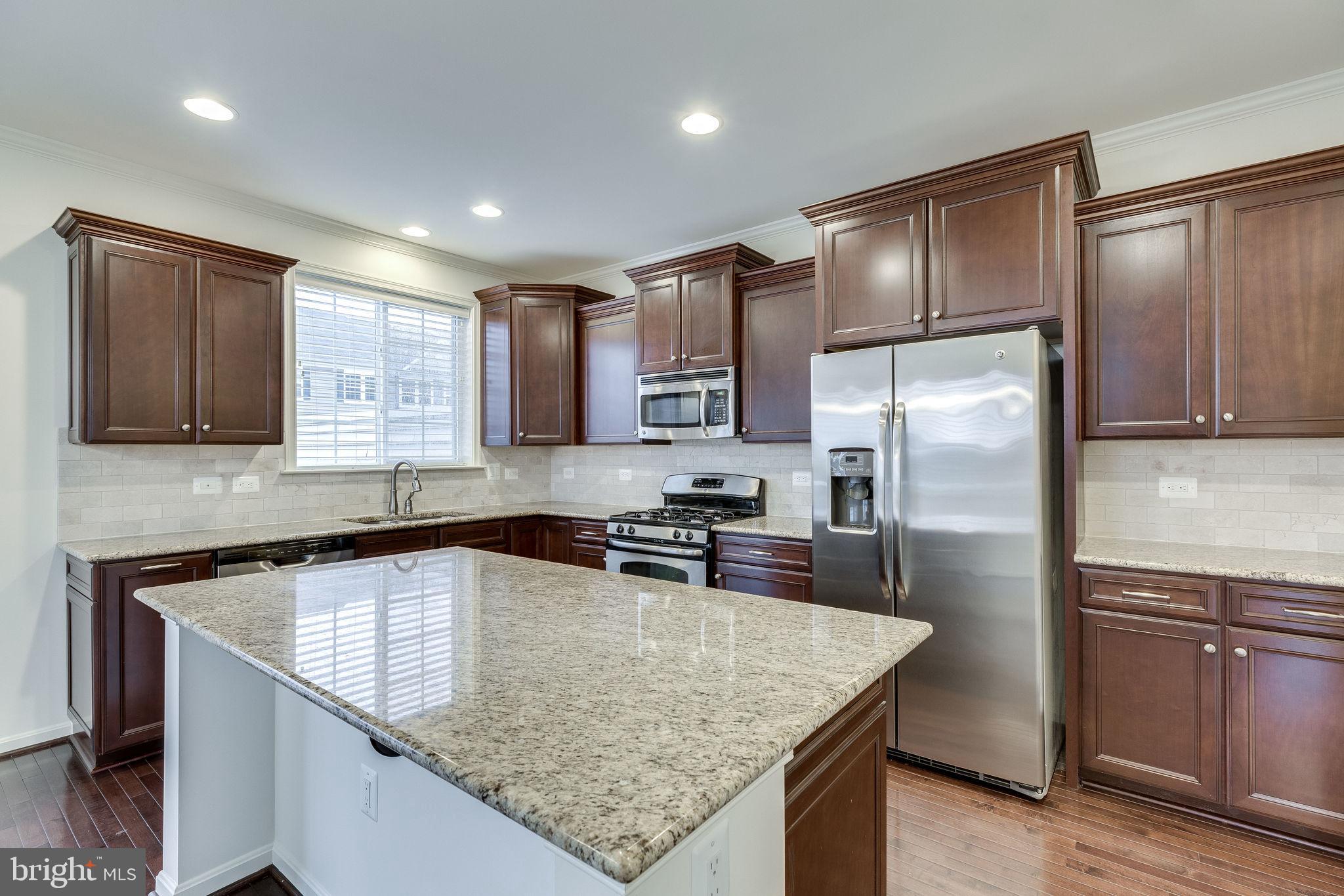 44128 Turf Field Square Chantilly, VA 20152 - Photo 23 of 56 Gallery Image 23