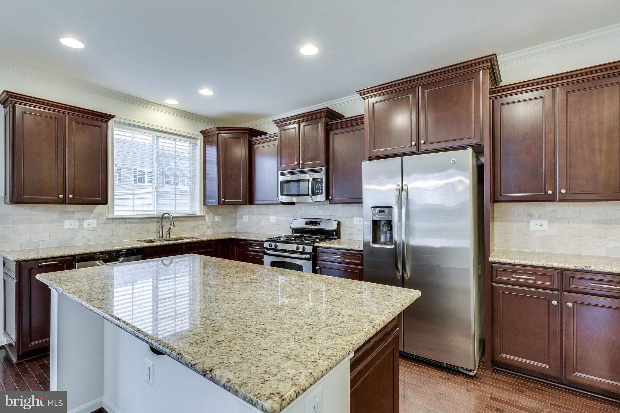 44128 Turf Field Square Chantilly, VA 20152 - Photo 24 of 56 Gallery Image 24