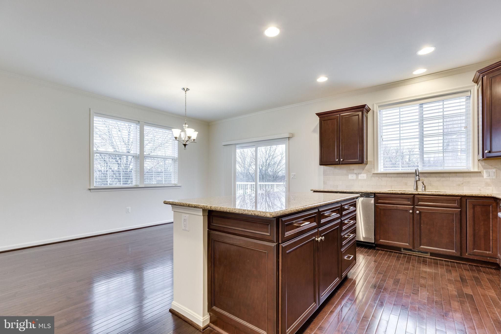 44128 Turf Field Square Chantilly, VA 20152 - Photo 25 of 56 Gallery Image 25