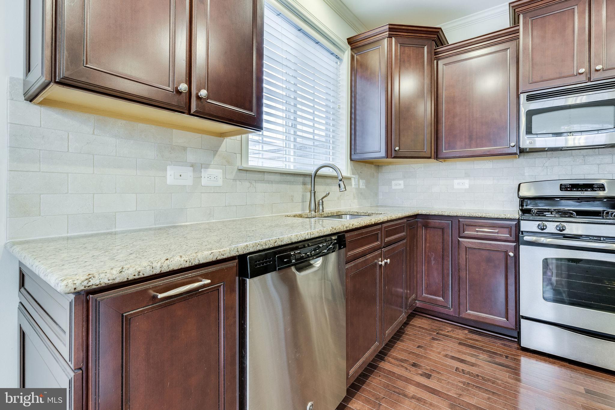 44128 Turf Field Square Chantilly, VA 20152 - Photo 27 of 56 Gallery Image 27