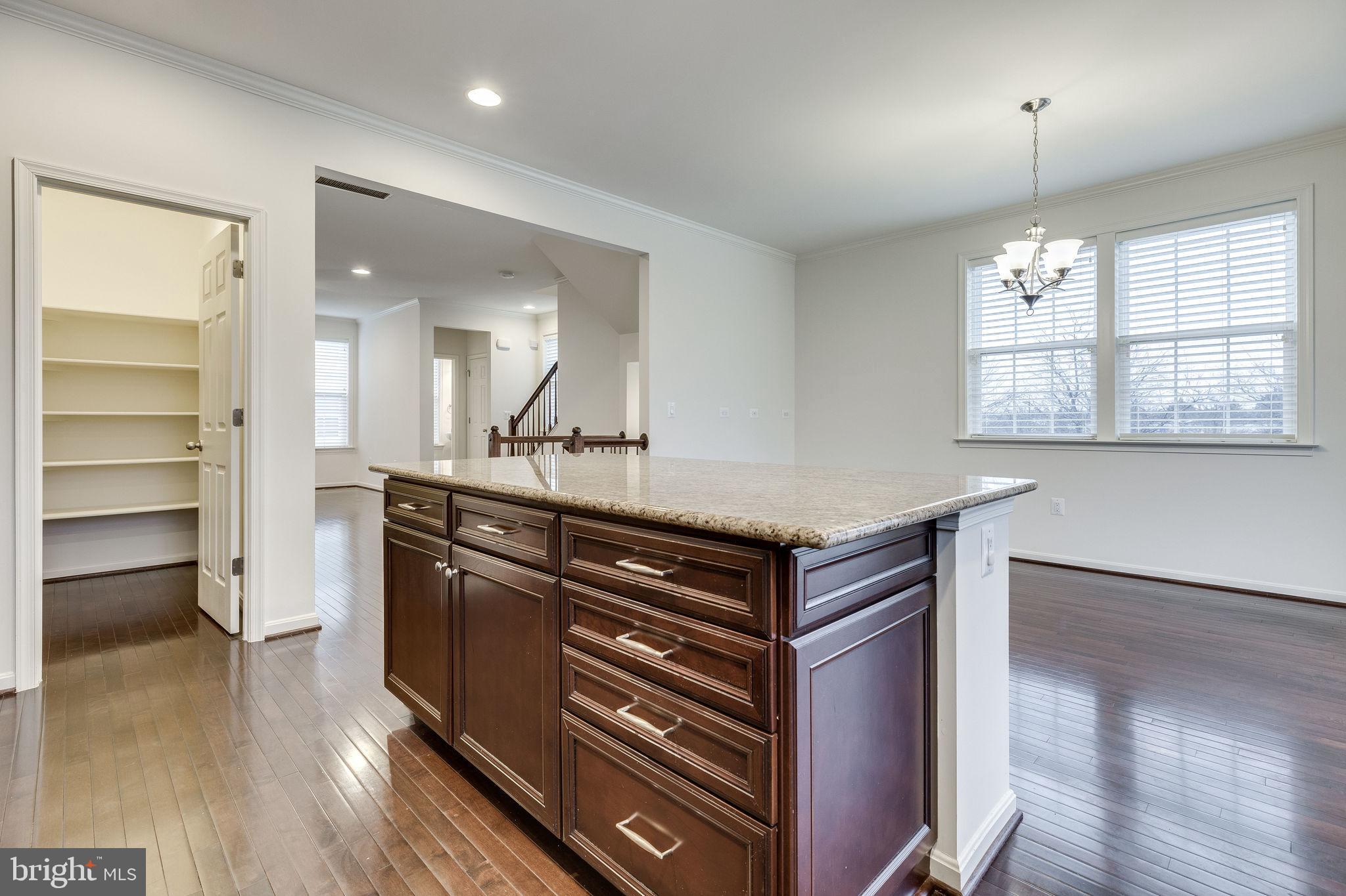 44128 Turf Field Square Chantilly, VA 20152 - Photo 29 of 56 Gallery Image 29