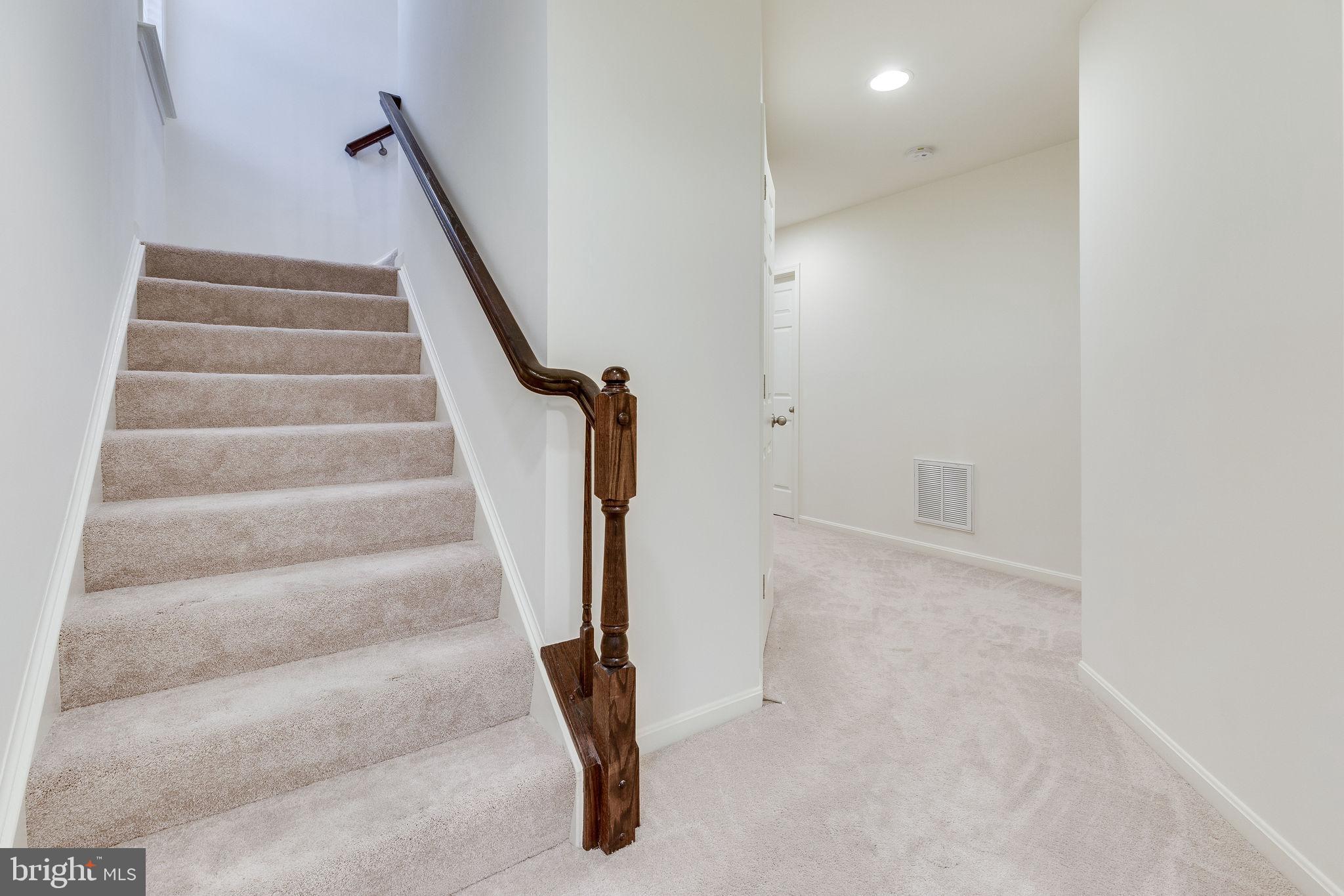 44128 Turf Field Square Chantilly, VA 20152 - Photo 4 of 56 Gallery Image 4