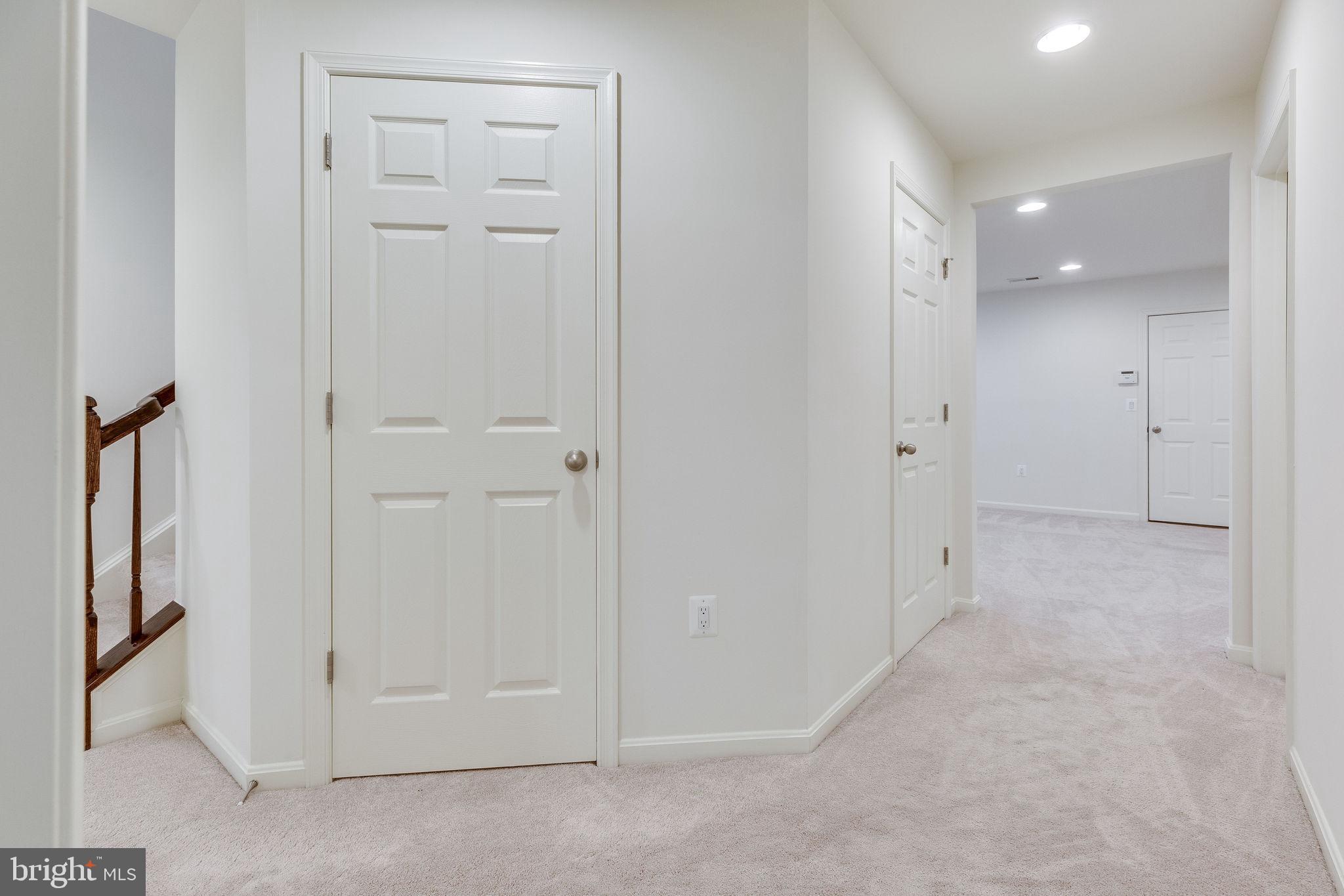 44128 Turf Field Square Chantilly, VA 20152 - Photo 5 of 56 Gallery Image 5