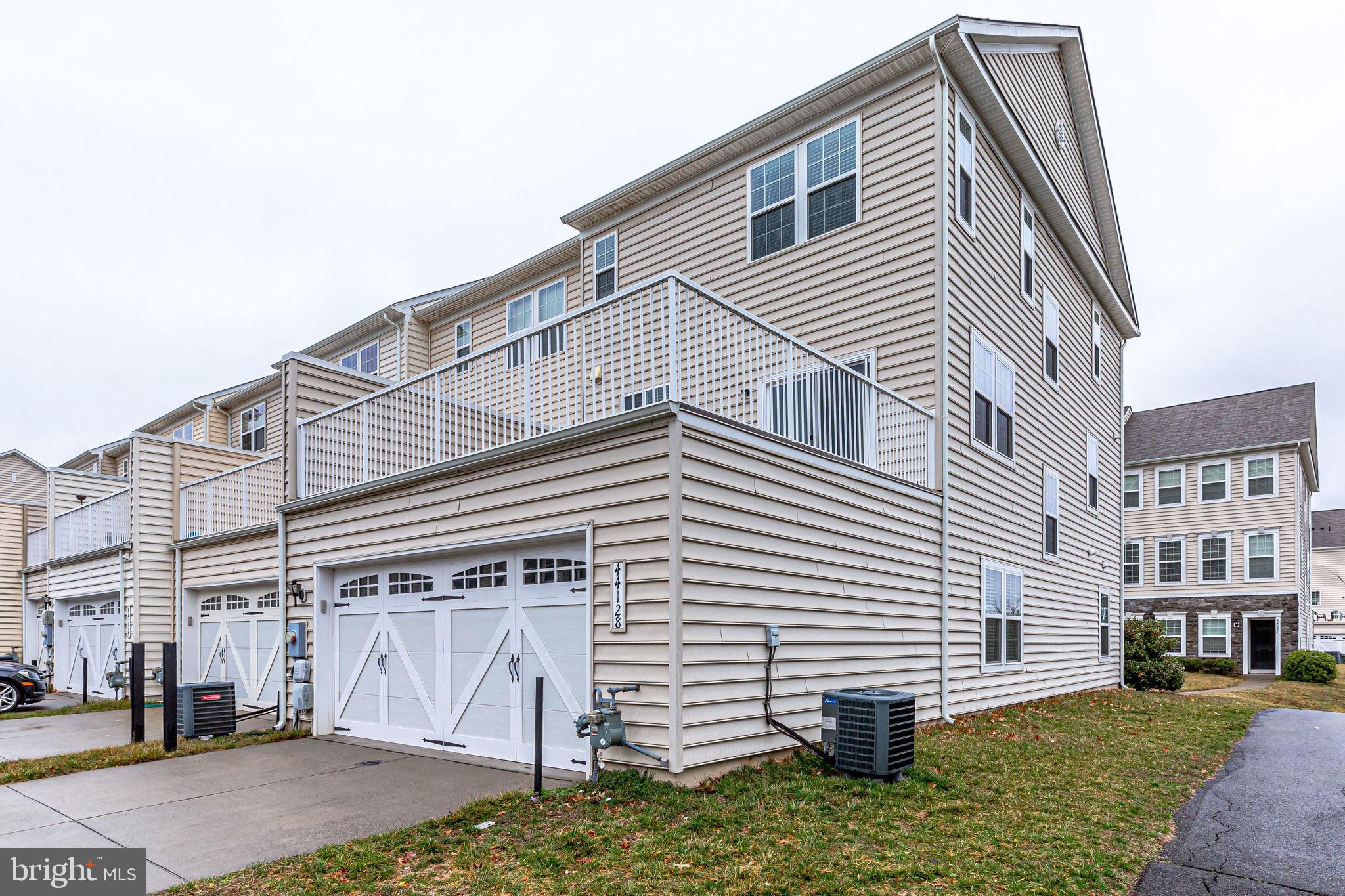 44128 Turf Field Square Chantilly, VA 20152 - Photo 52 of 56 Gallery Image 52