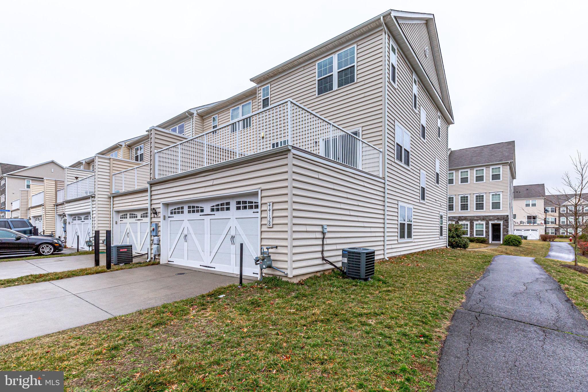 44128 Turf Field Square Chantilly, VA 20152 - Photo 53 of 56 Gallery Image 53