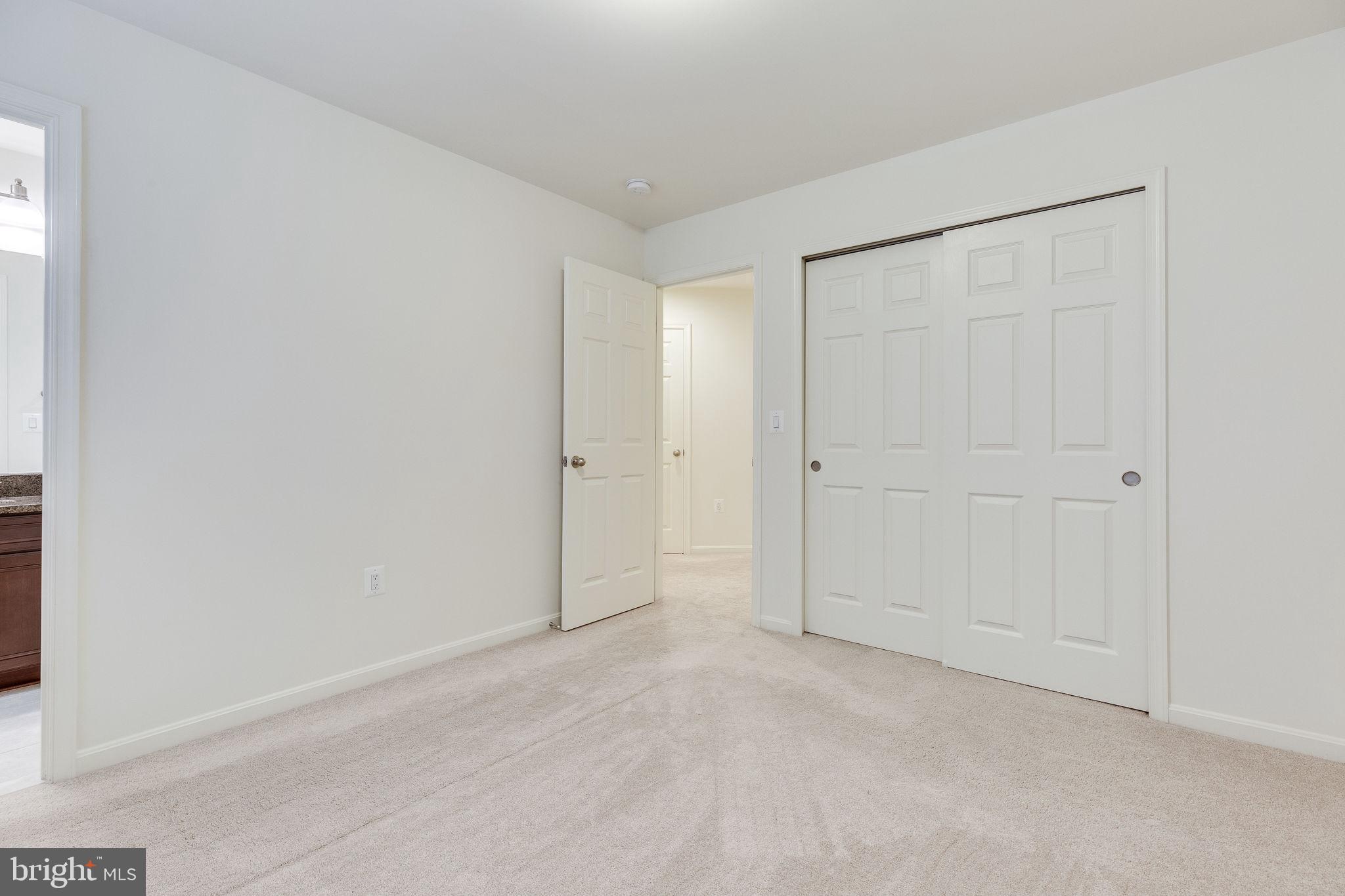 44128 Turf Field Square Chantilly, VA 20152 - Photo 10 of 56 Gallery Image 10