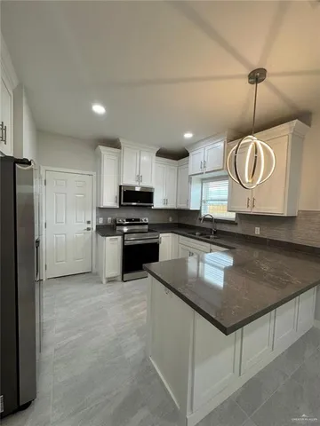 $1,250 | 1000 North Clarence Avenue, Unit 4, Edinburg, TX 78541