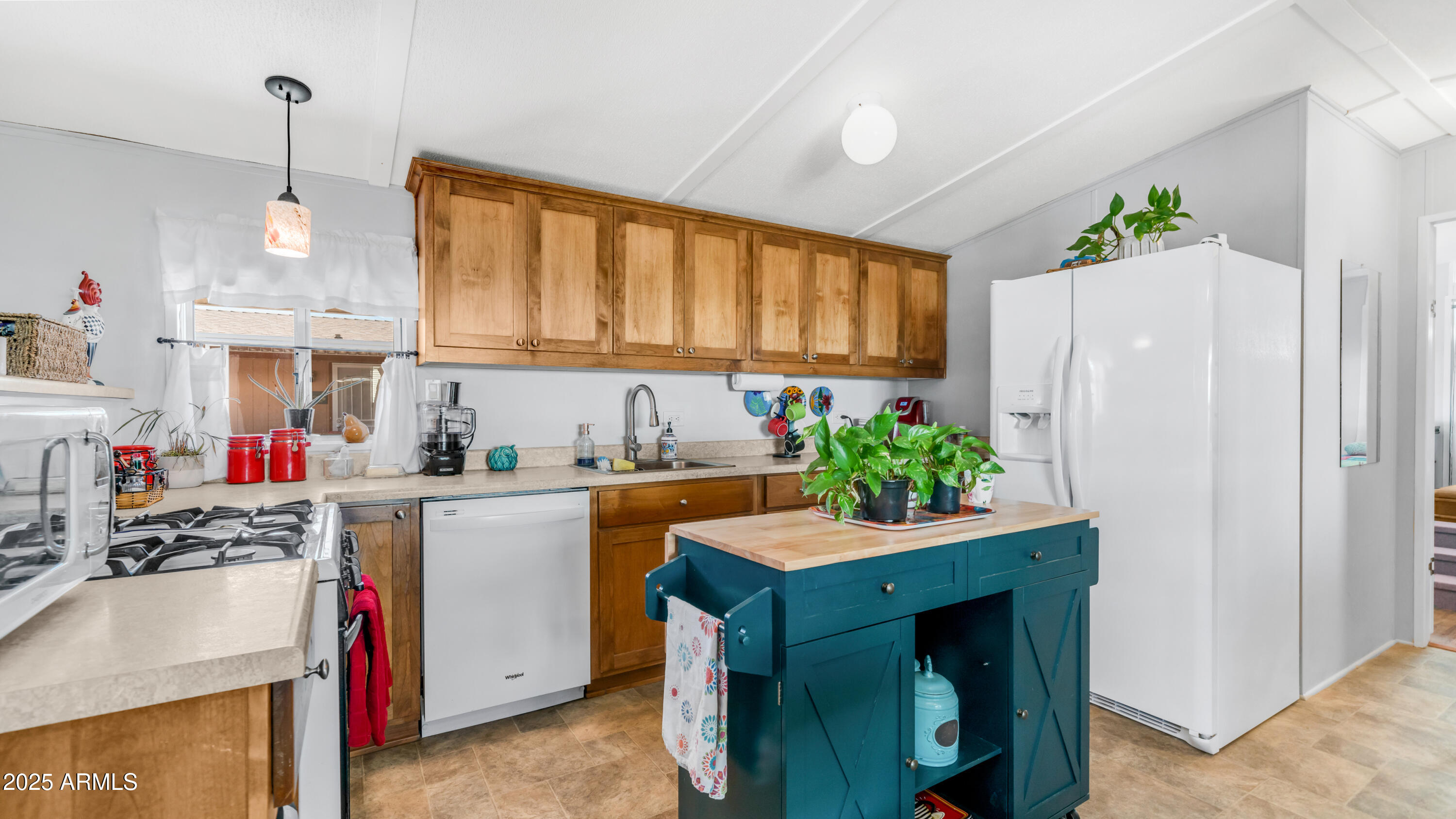 301 South Signal Butte Road, Unit 732 Apache Junction, AZ 85120 - Photo 6 of 44 301 S Signal Butte Rd Lot 732 (4)