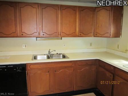 4003 Rosemond Road Cleveland Heights, OH 44121 - Photo 7 of 19