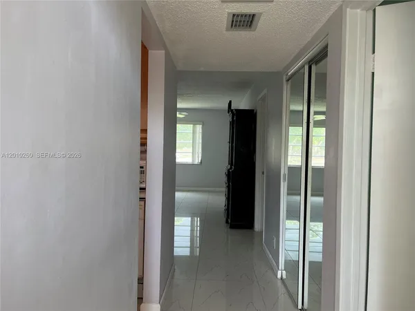 $1,450 | 200 Ashbury Road, Unit 208, Hollywood, FL 33024
