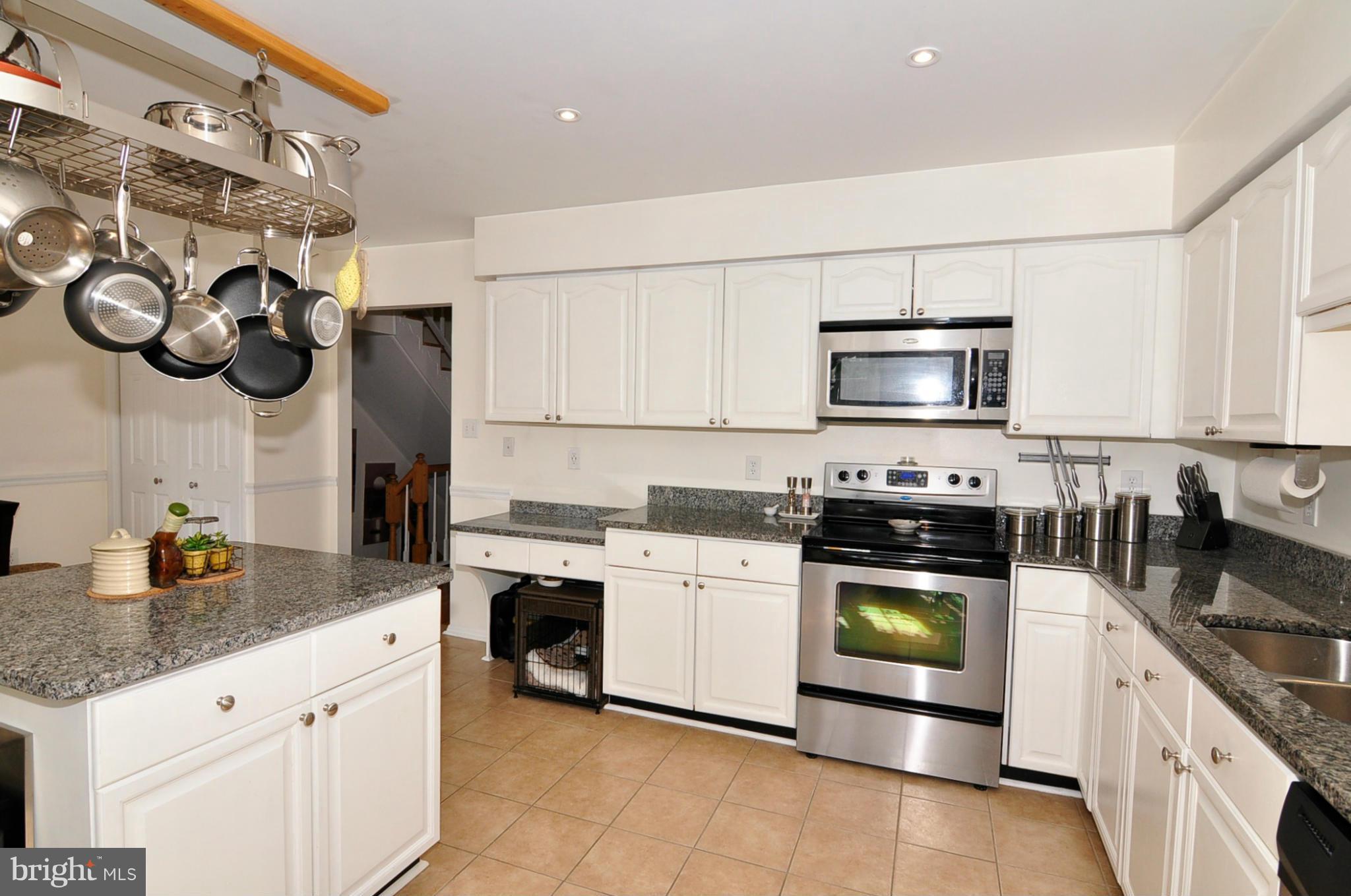 7291 Olde Lantern Way Springfield, VA 22152 - Photo 6 of 27 Kitchen