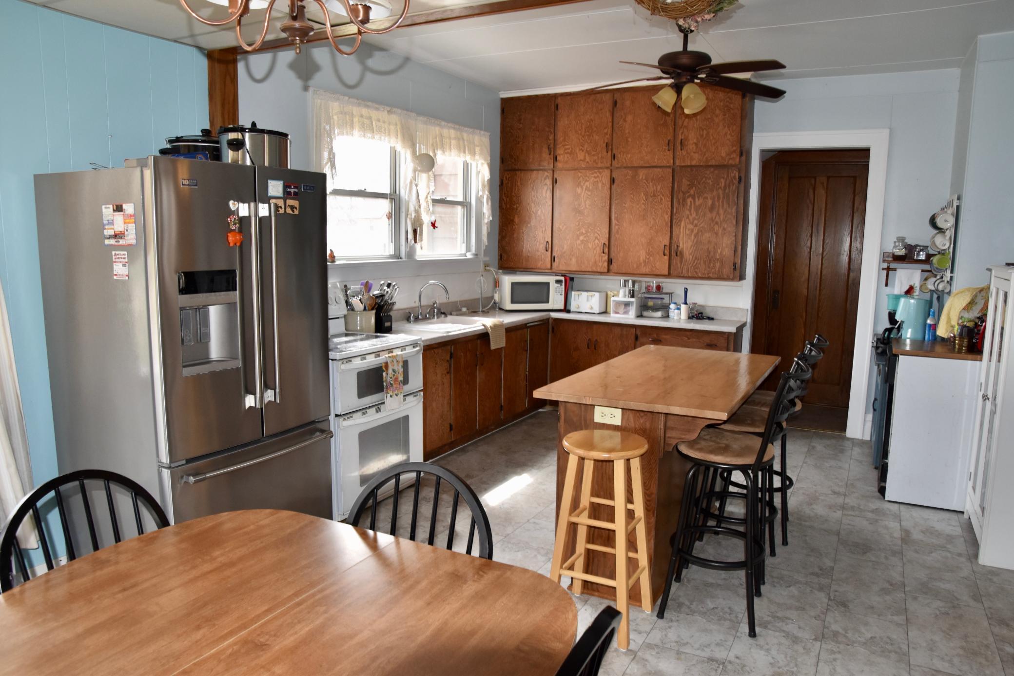 622 7th Street Sibley, IA 51249 - Photo 5 of 41