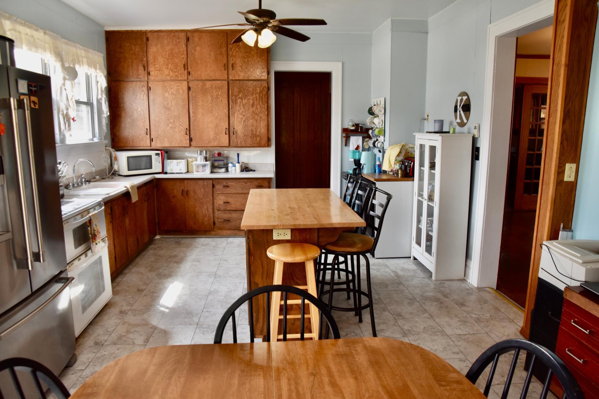 622 7th Street Sibley, IA 51249 - Photo 7 of 41