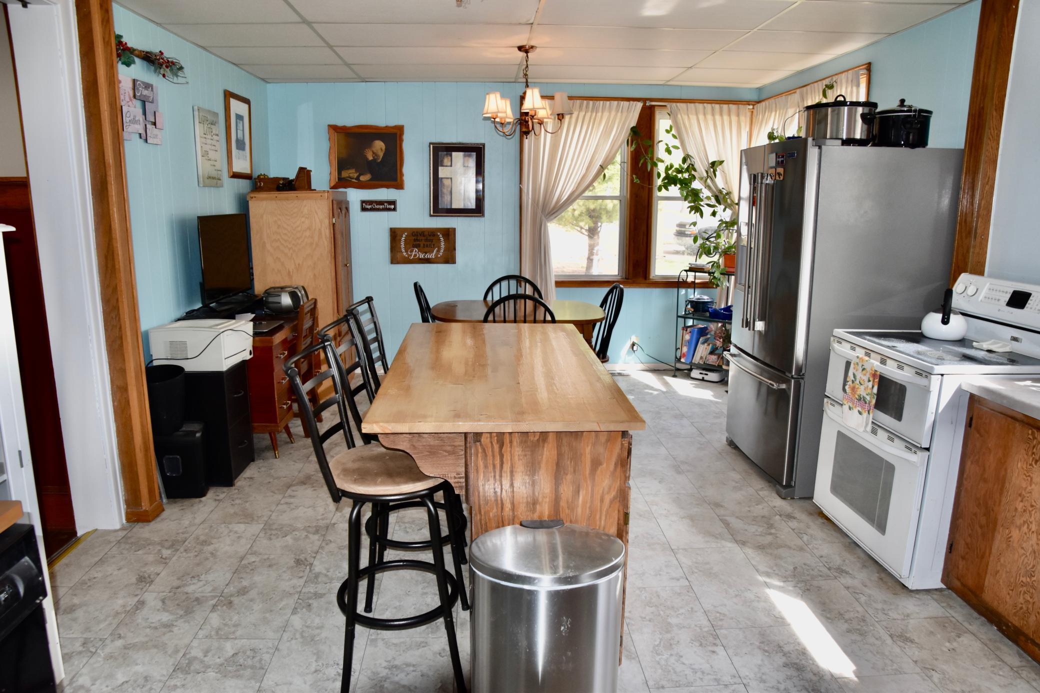 622 7th Street Sibley, IA 51249 - Photo 9 of 41