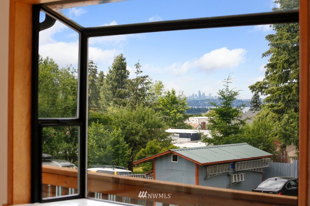 1015 Jones Avenue South Renton, WA 98057 - Photo 13 of 40 a view of a balcony with yard
