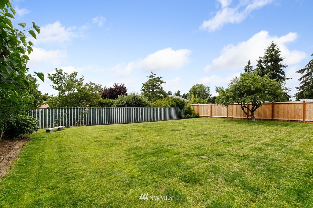 1015 Jones Avenue South Renton, WA 98057 - Photo 34 of 40 a view of outdoor space and deck