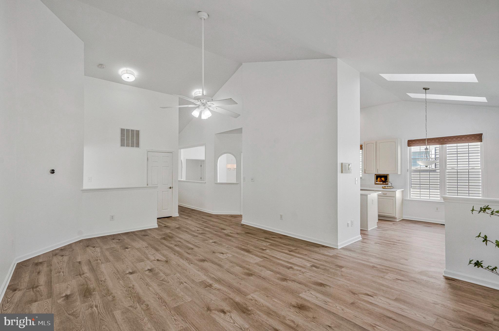13546 Ryton Ridge Lane Gainesville, VA 20155 - Photo 12 of 47 Living rm