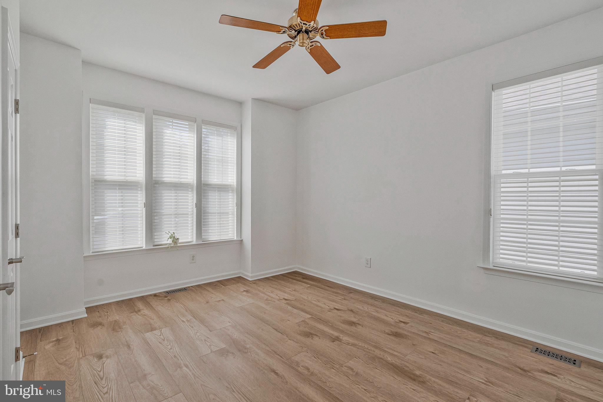 13546 Ryton Ridge Lane Gainesville, VA 20155 - Photo 23 of 47 Bedroom 2