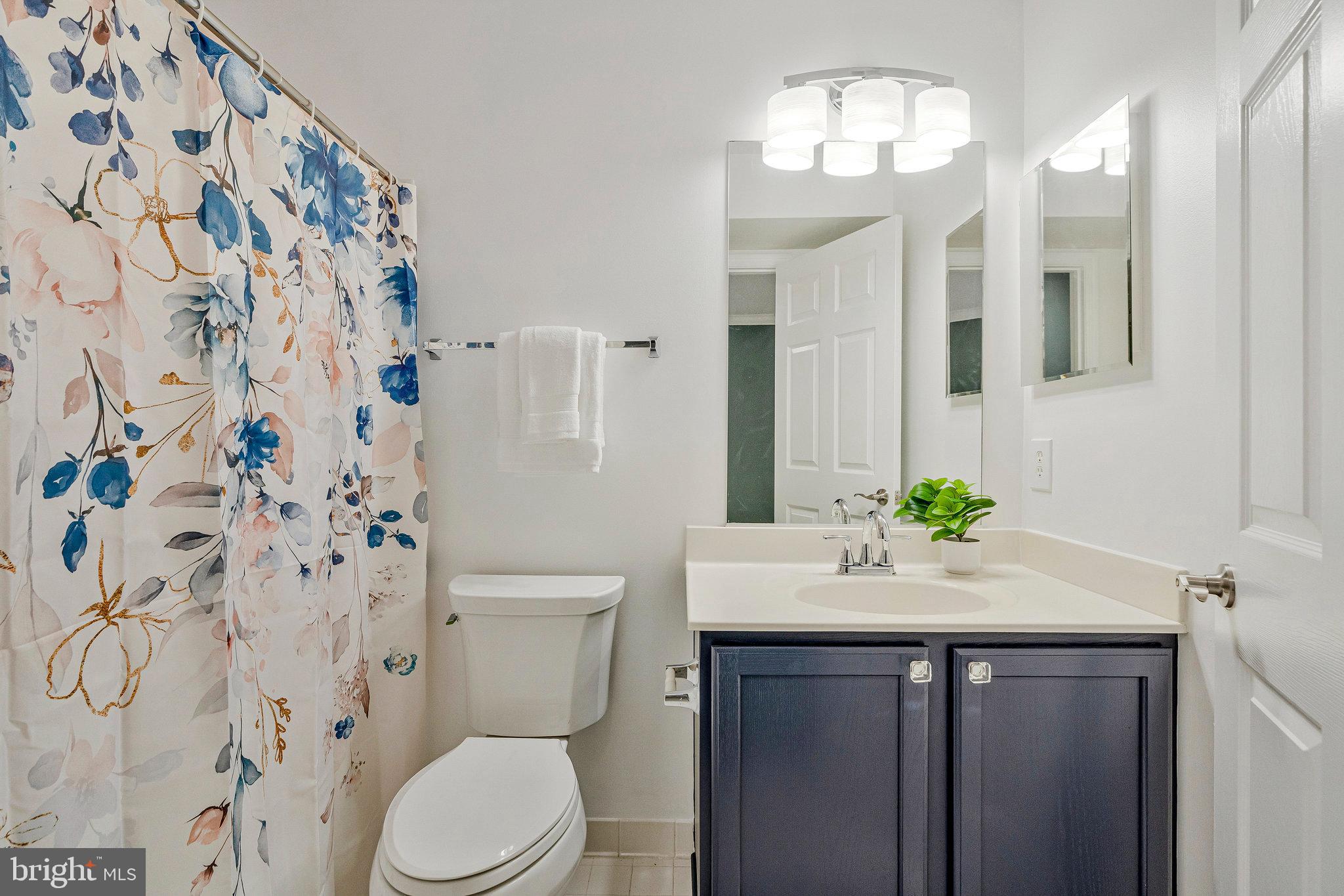 13546 Ryton Ridge Lane Gainesville, VA 20155 - Photo 28 of 47 Bathroom 3