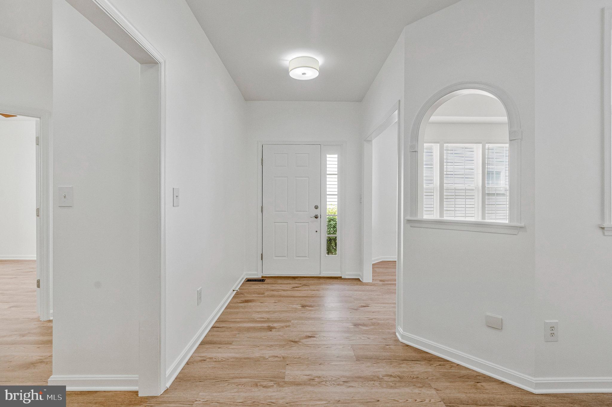 13546 Ryton Ridge Lane Gainesville, VA 20155 - Photo 3 of 47 Foyer