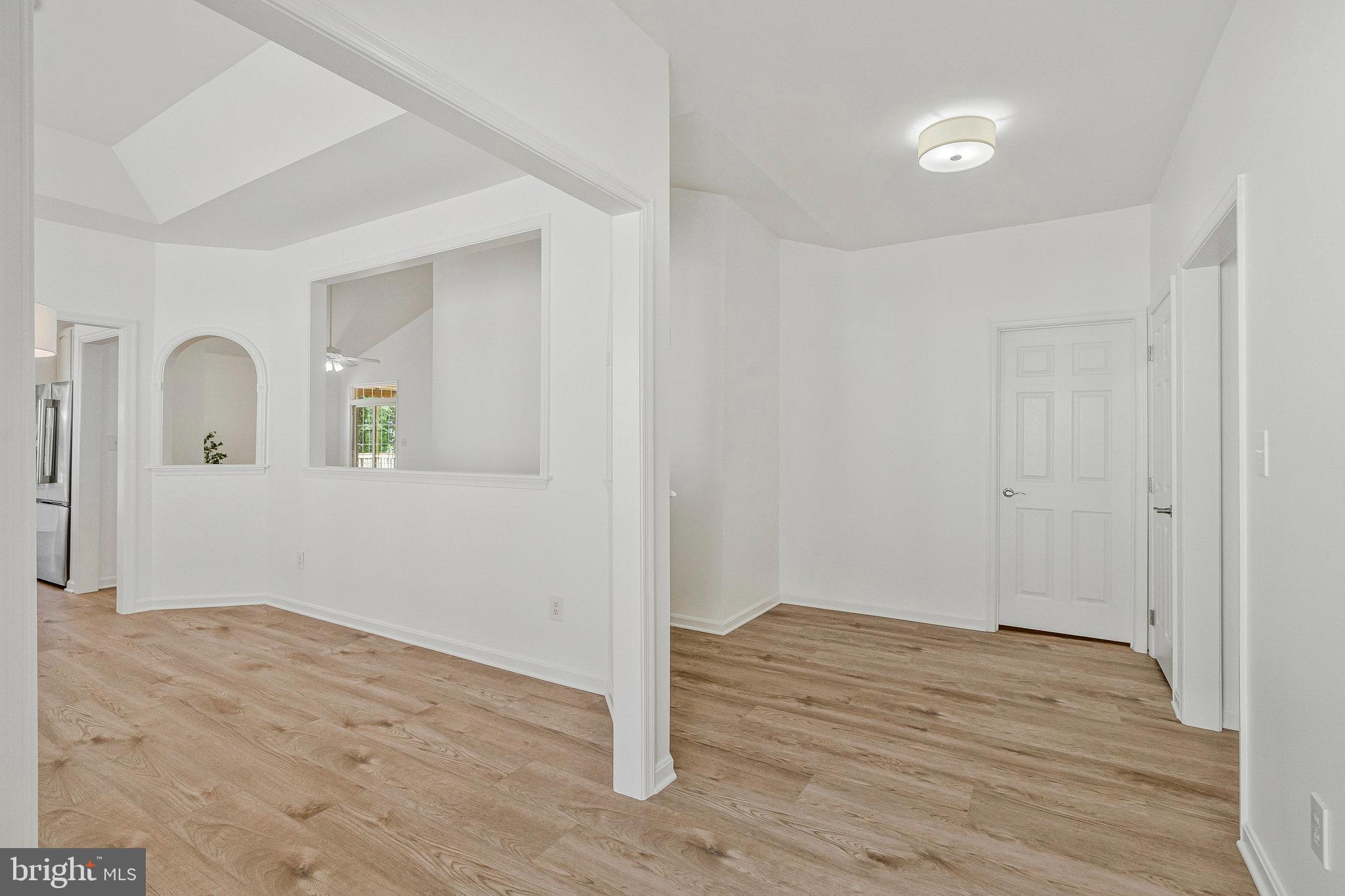 13546 Ryton Ridge Lane Gainesville, VA 20155 - Photo 4 of 47 Foyer