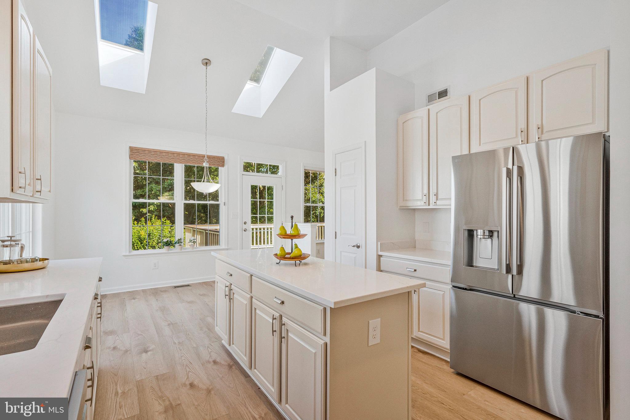 13546 Ryton Ridge Lane Gainesville, VA 20155 - Photo 8 of 47 Gourmet Kitchen